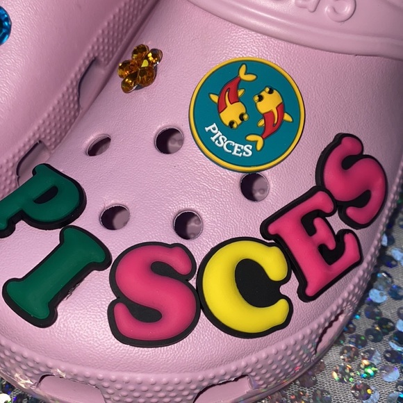 ♓️ Pisces 15 Piece Zodiac Crocs Charm Set - Picture 5 of 5